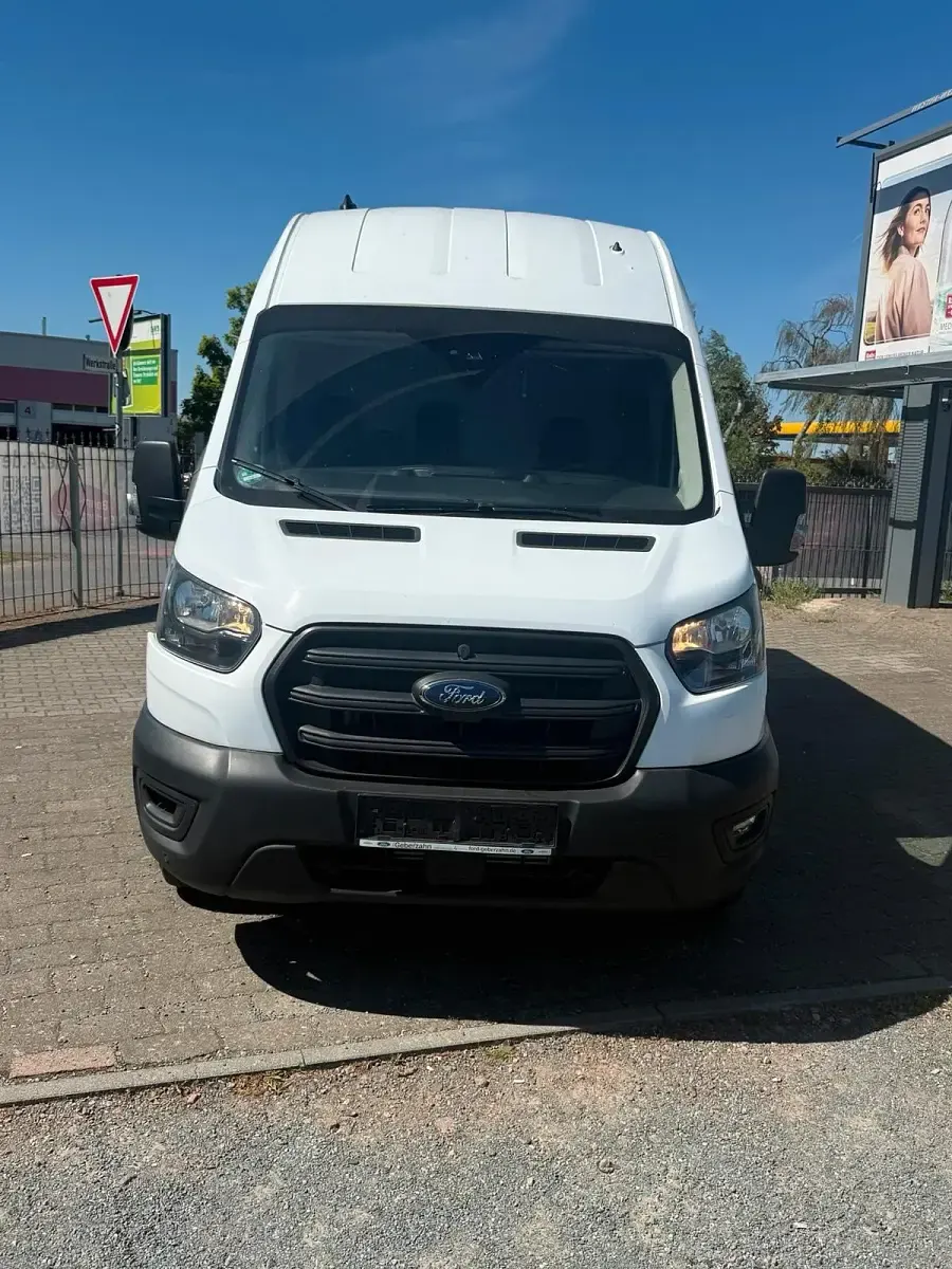 Gebraucht Ford Transit 131 PS (96 kW) 2022 Weiß Van / Kleinbus