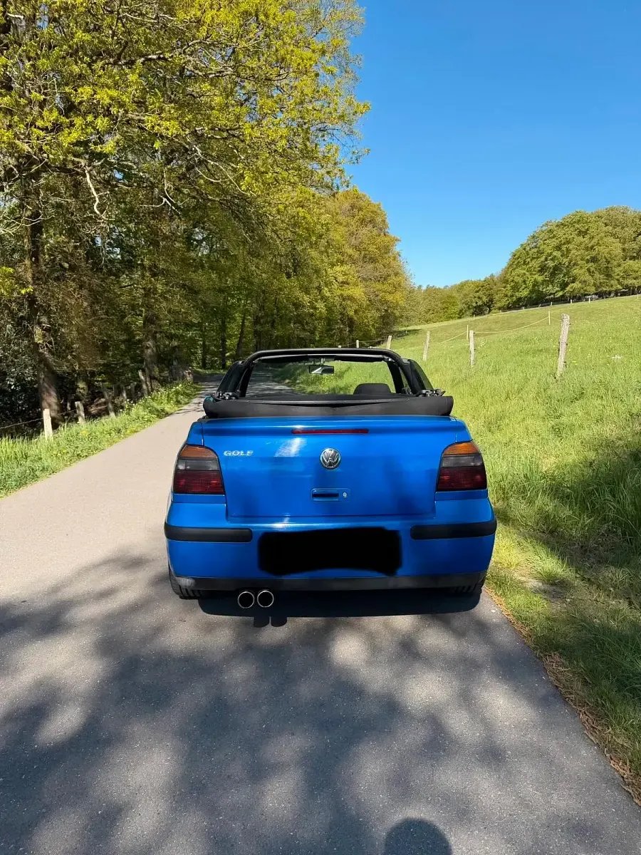 Używany VW Golf 101 KM (74 kW) 1999 Niebieski Kabriolet