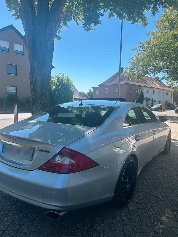 Silber Gebraucht 2004 Mercedes CLS500 Coupé | 8.250 € (Guter Preis) - Bild 1/4