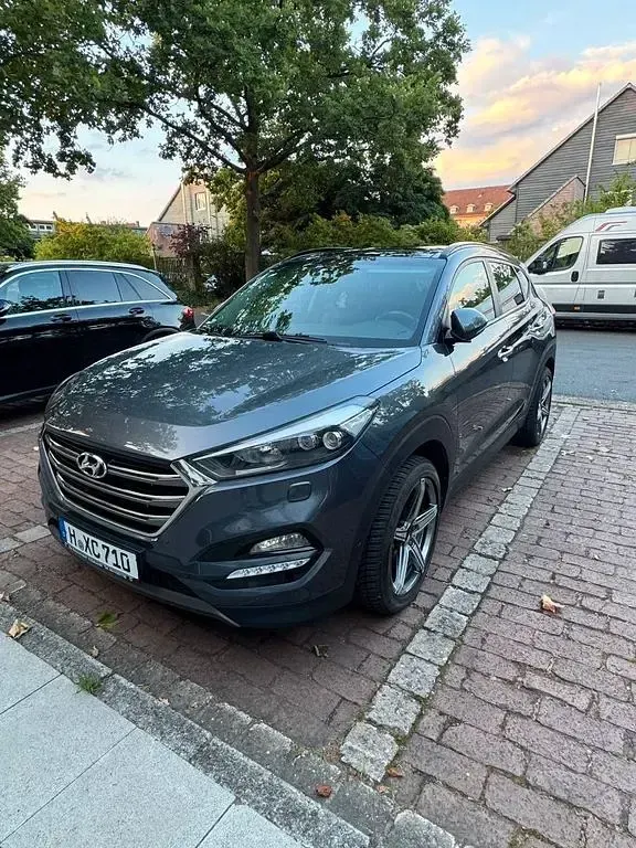 Gebraucht Hyundai Tucson Premium 185 PS (136 kW) 2016 Grau SUV