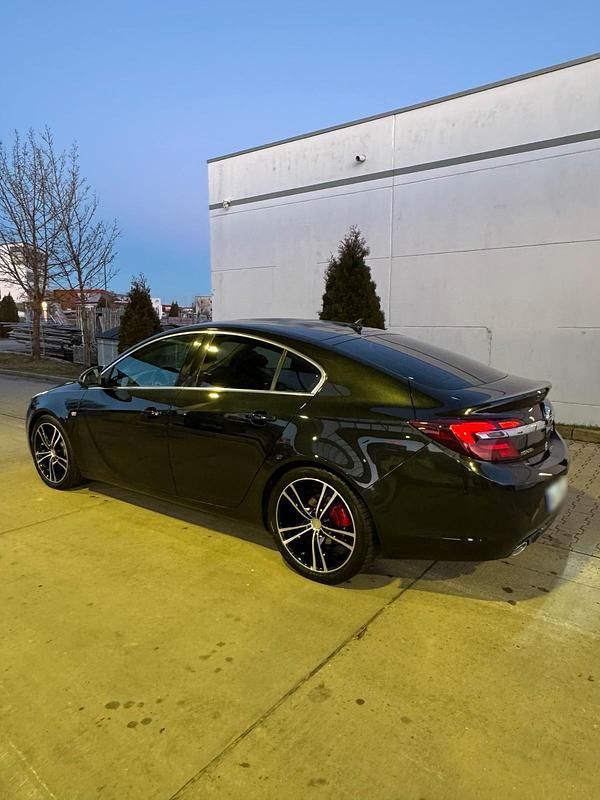 Gebraucht Opel Insignia Eco 140 PS (102 kW) 2014 Schwarz Limousine