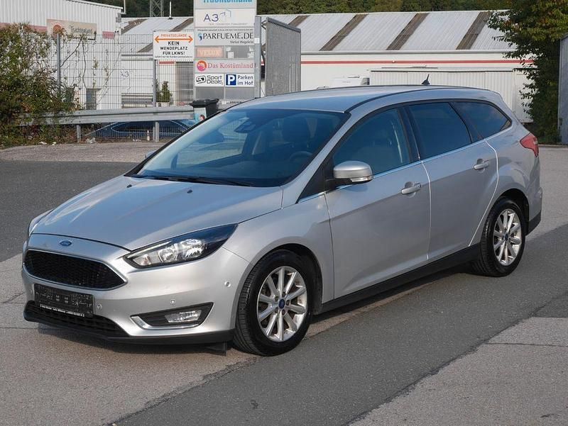 Silber Gebraucht 2017 Ford Focus Limousine | 7.490 € (Fairer Preis) - Bild 1/4