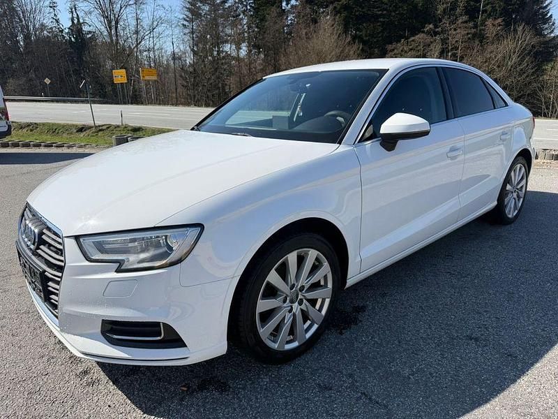 Gebraucht Audi A3 Design 116 PS (85 kW) 2017 Weiß Limousine