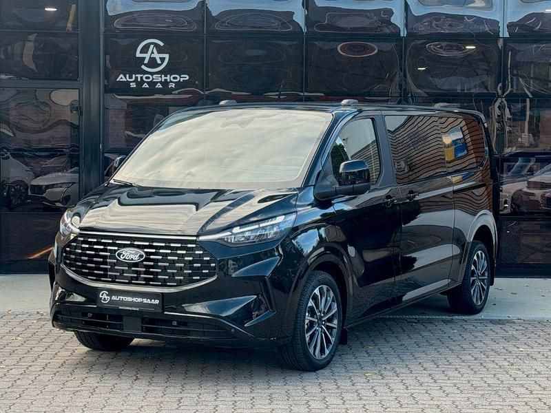 Obsidianschwarz metallic Neu 2025 Ford Tourneo Custom Titanium Van | 61.900 € (Etwas zu teuer) - Bild 1/4