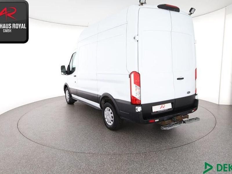 Gebraucht Ford Transit Trend 170 PS (125 kW) 2019 Weiß Van / Kleinbus