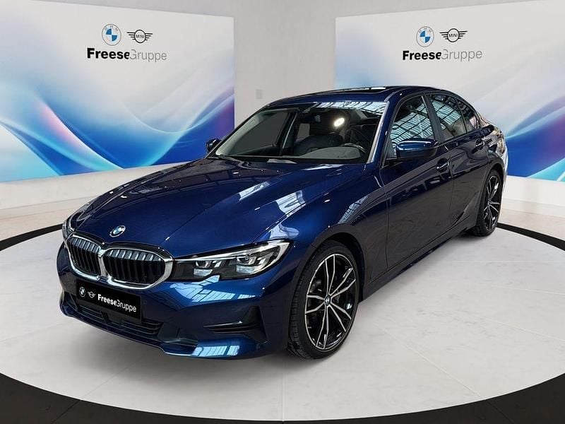 Blau Gebraucht 2019 BMW 330 Advantage Limousine | 26.990 € (Fairer Preis) - Bild 1/4