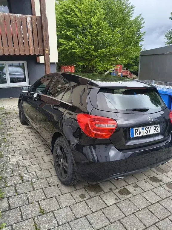 Gebraucht Mercedes A220 136 PS (100 kW) 2014 Schwarz Limousine