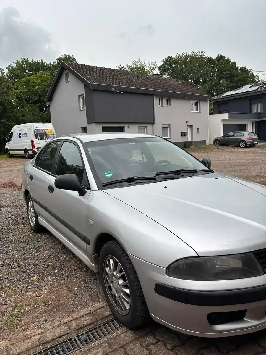 Gebraucht Mitsubishi Carisma 103 PS (75 kW) 2002 Grau Limousine