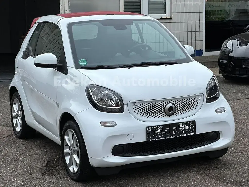 Gebraucht Smart ForTwo Cabrio Basis 90 PS (66 kW) 2019 Weiß Cabrio