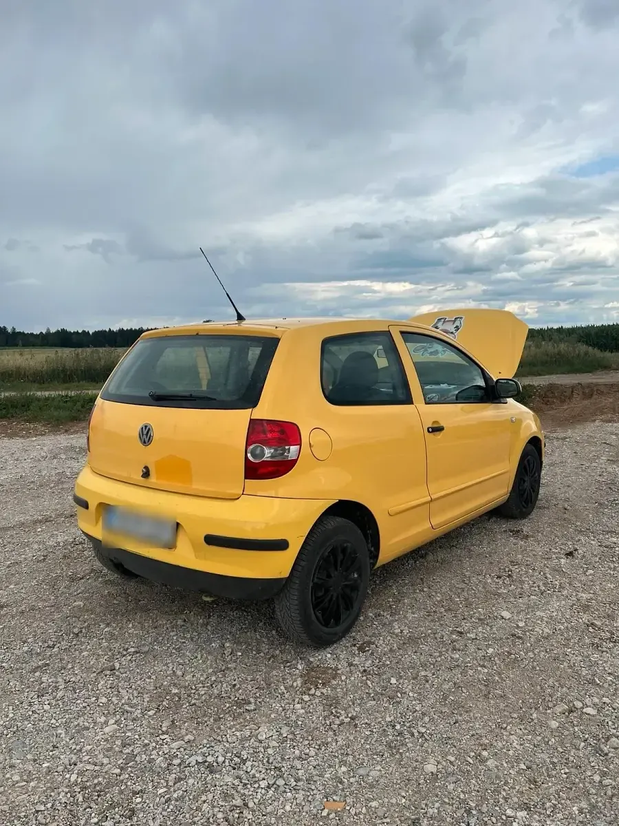 Gebraucht VW Golf VI 70 PS (51 kW) 2010 Gelb Kleinwagen