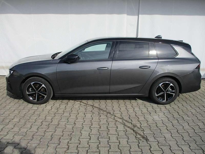 Gebraucht Opel Astra 131 PS (96 kW) 2025 Vulhan grau Kombi