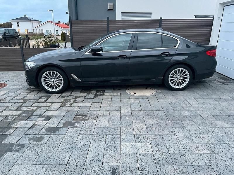Gebraucht BMW 530 252 PS (185 kW) 2017 Grau Limousine