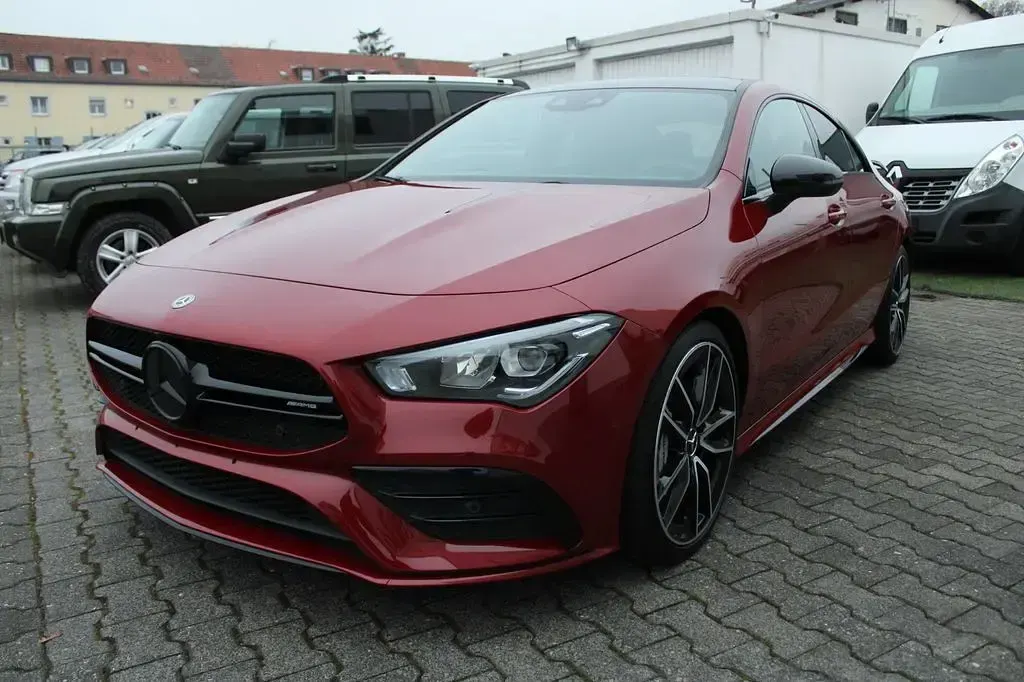 Gebraucht Mercedes CLA35 AMG AMG 306 PS (225 kW) 2020 Rot (metallic) Coupé