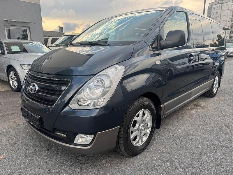 Blau Gebraucht 2014 Hyundai H-1 Comfort Van / Kleinbus | 12.499 € (Fairer Preis) - Bild 1/4