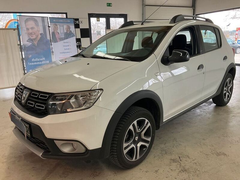Weiß Gebraucht 2018 Dacia Sandero Celebration Kleinwagen | 10.990 € (Fairer Preis) - Bild 1/4