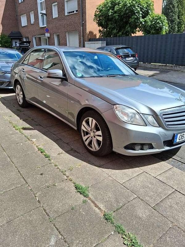 Gebraucht Mercedes E200 Elegance 184 PS (135 kW) 2011 Limousine