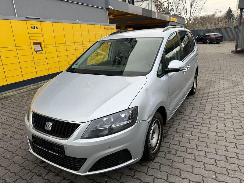 Silber Gebraucht 2011 Seat Alhambra Reference Van / Kleinbus | 3.899 € (Teuer) - Bild 1/4