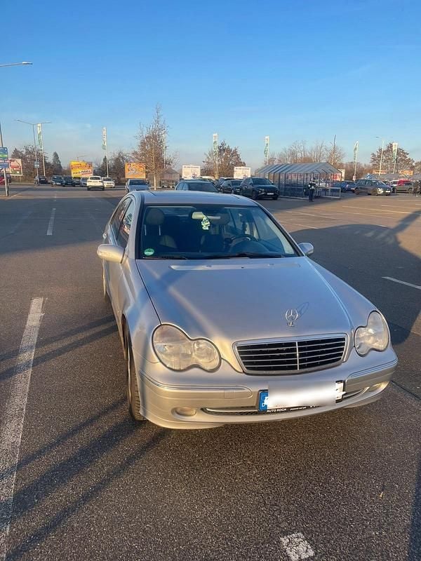 Silber Gebraucht 2002 Mercedes C180 Limousine | 2.200 € (Fairer Preis) - Bild 1/4