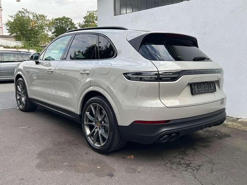 Gebraucht Porsche Cayenne Chrono 462 PS (339 kW) 2021 Grau SUV