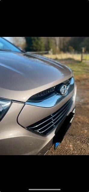 Grau Gebraucht 2015 Hyundai ix35 Trend SUV | 12.000 € (Teuer) - Bild 1/4