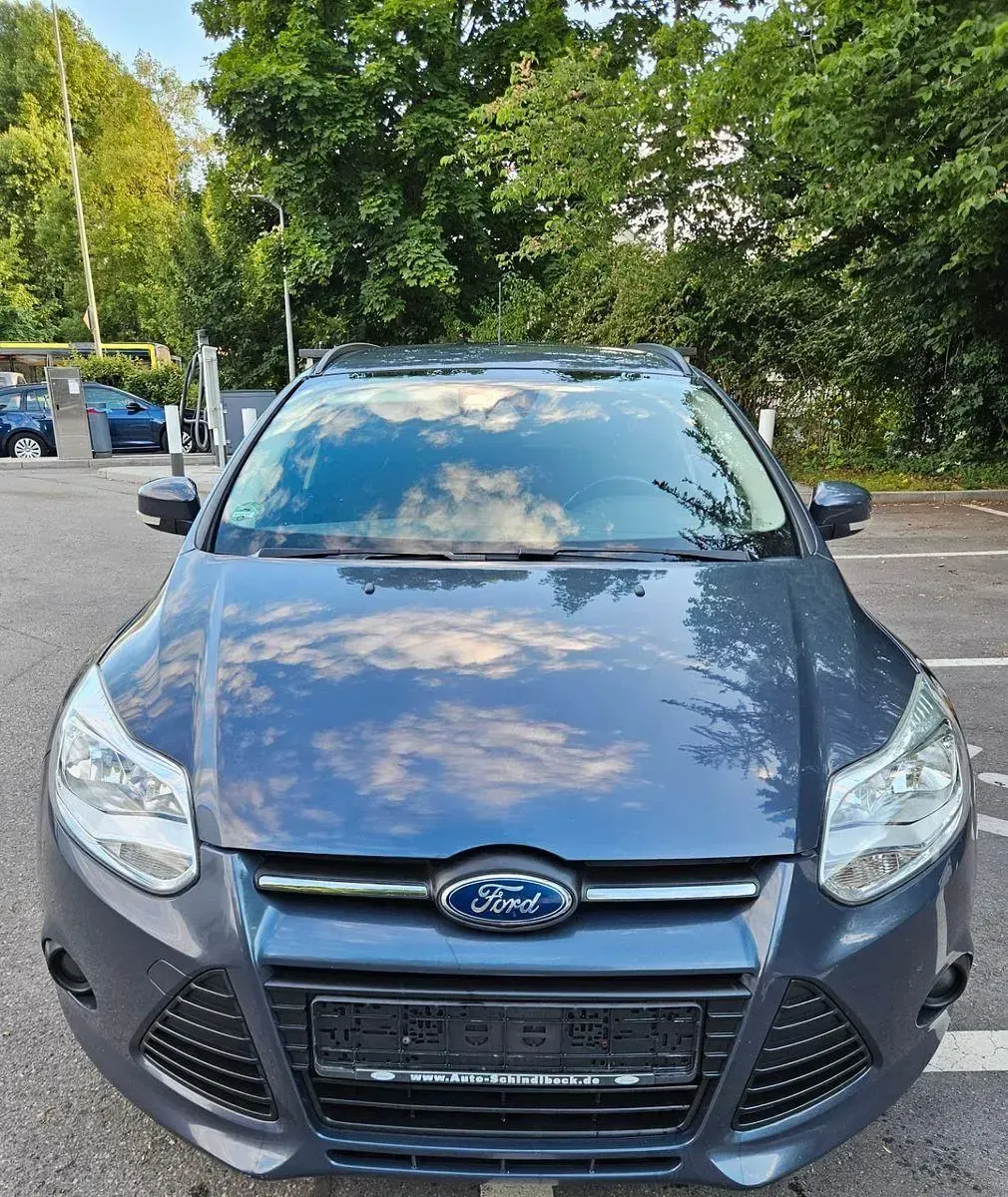 Gebraucht Ford Focus 125 PS (91 kW) 2014 Grau Kombi