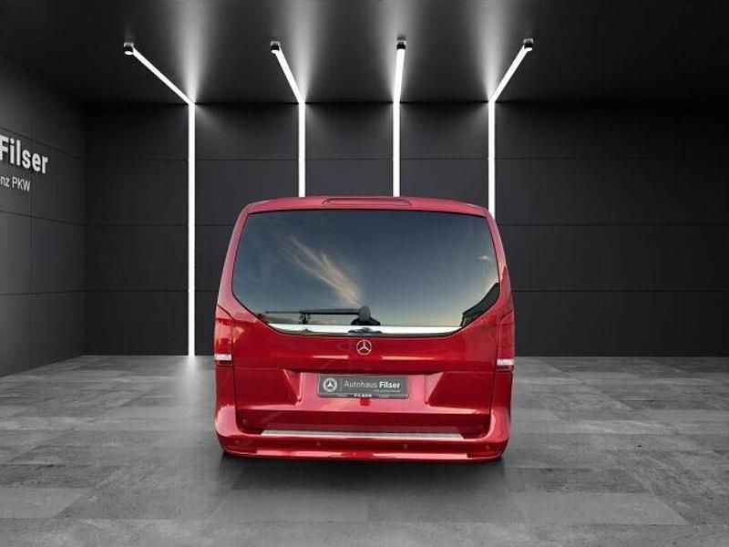 Gebraucht Mercedes V300 237 PS (174 kW) 2021 Rot Van / Kleinbus