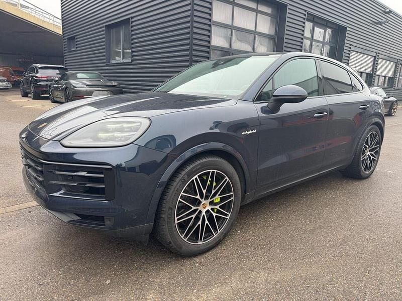 Blau Gebraucht 2024 Porsche Cayenne E-Hybrid Coupe Coupé | 90.000 € (Guter Preis) - Bild 1/4
