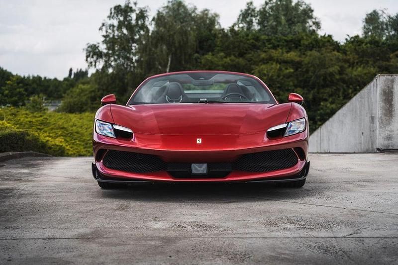 Gebraucht Ferrari 296 829 PS (609 kW) 2024 Rot Cabrio