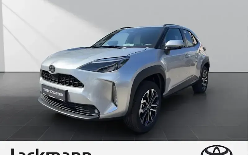 Gebraucht Toyota Yaris Cross 130 PS (95 kW) 2026 Silber SUV