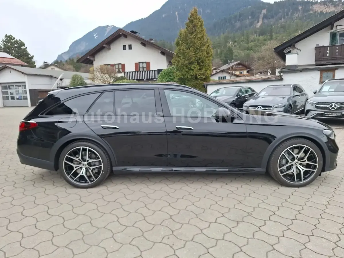 Gebraucht Mercedes E300 197 PS (144 kW) 2026 Obsidianschwarz  metalliclack