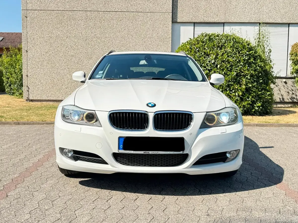 Gebraucht BMW 320 163 PS (119 kW) 2012 Weiß Kombi