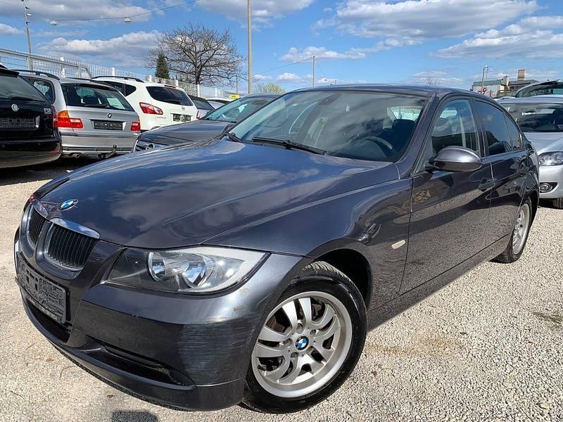 Grau Gebraucht 2005 BMW 318 Limousine | 2.700 € (Fairer Preis) - Bild 1/4