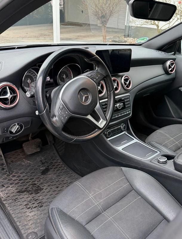 Gebraucht Mercedes GLA220 170 PS (125 kW) 2014 Weiß SUV