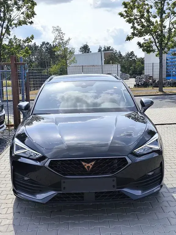 Gebraucht Cupra Leon Basis 150 PS (110 kW) 2024 Schwarz Limousine