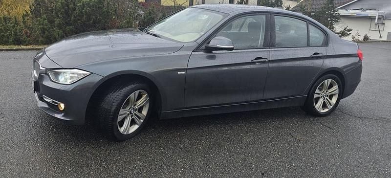 Gebraucht BMW 320 Luxury Line 184 PS (135 kW) 2012 Grau Limousine