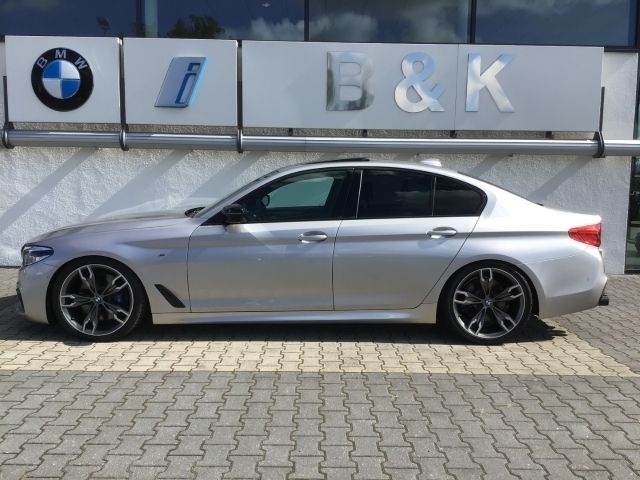 Używany BMW M550 Shadowline 400 KM (294 kW) 2019 Srebrny Sedan/Limuzyna