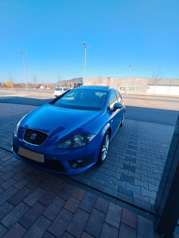 Blau Gebraucht 2011 Seat Leon FR Limousine | 5.499 € (Etwas zu teuer) - Bild 1/4