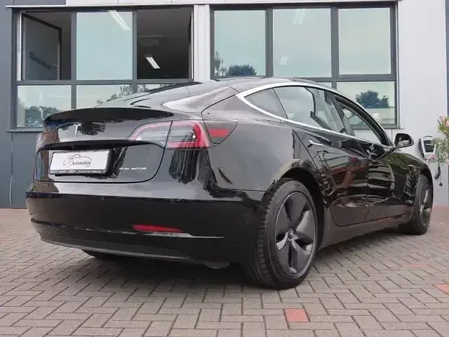 Usado Tesla Model 3 Long Range AWD 258 kW (351 CV) 2019 Negro Berlina