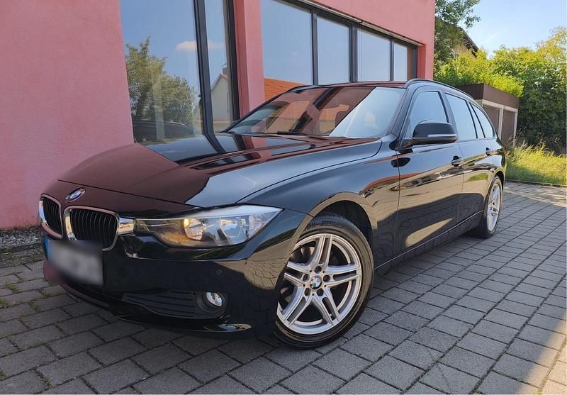 Schwarz Gebraucht 2013 BMW 318 Kombi | 6.750 € (Guter Preis) - Bild 1/4