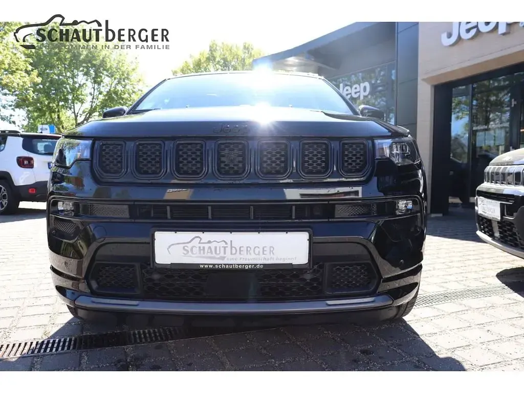 Gebraucht Jeep Compass 131 PS (96 kW) 2024 Schwarz SUV