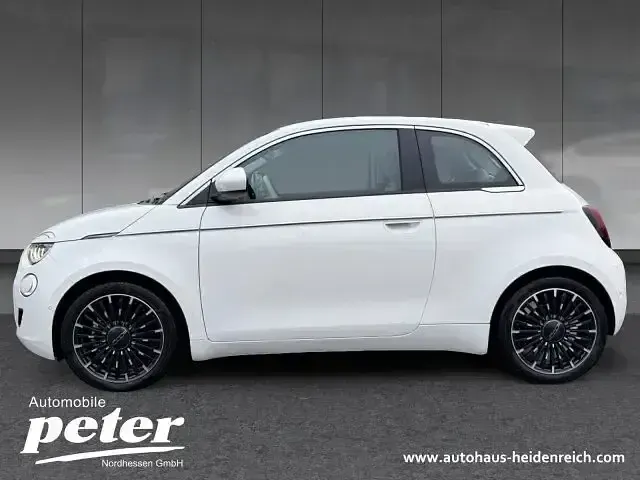 Gebraucht Fiat 500e La Prima 86 kW (118 PS) 2023 Weiß Kleinwagen