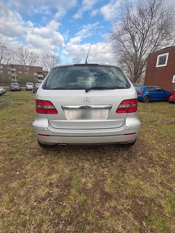 Gebraucht Mercedes B200 148 PS (108 kW) 2007 Silber Van / Kleinbus