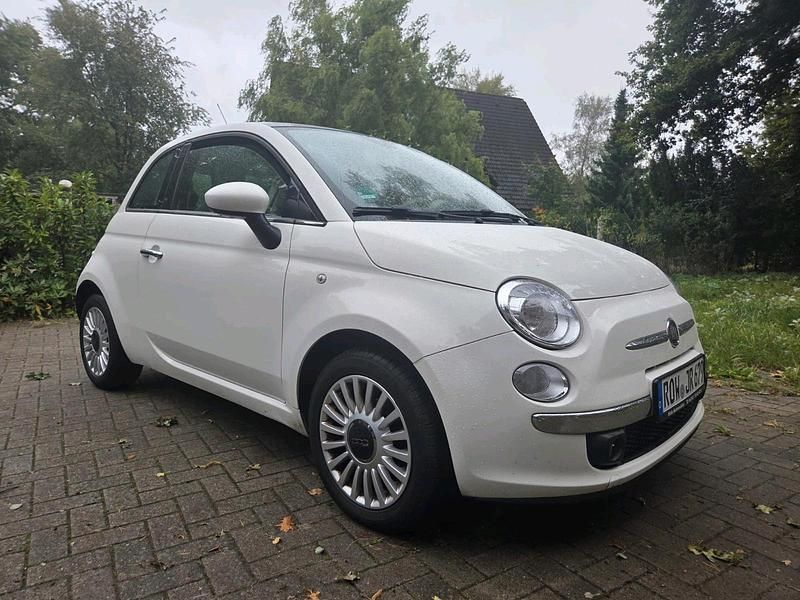 Weiß Gebraucht 2010 Fiat 500 Kleinwagen | 4.250 € (Fairer Preis) - Bild 1/4