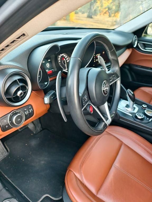 Gebraucht Alfa Romeo Giulia Super 179 PS (131 kW) 2016 Schwarz Limousine