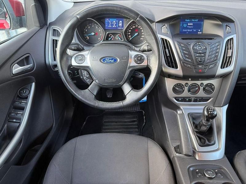 Gebraucht Ford Focus SYNC Edition 101 PS (74 kW) 2014 Rot Limousine