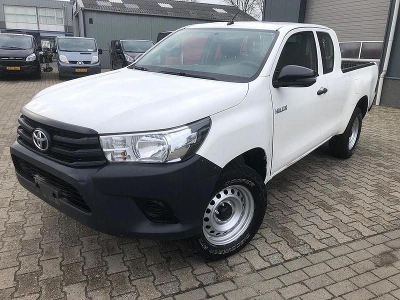 Gebraucht Toyota HiLux 150 PS (110 kW) 2020 Weiß Pickup