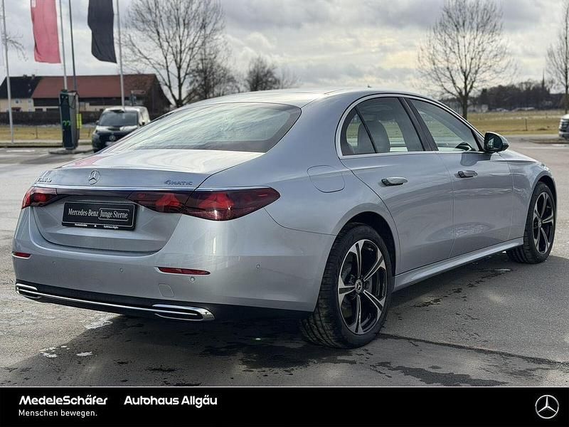 Gebraucht Mercedes E300 Avantgarde 197 PS (144 kW) 2023 Silber Limousine