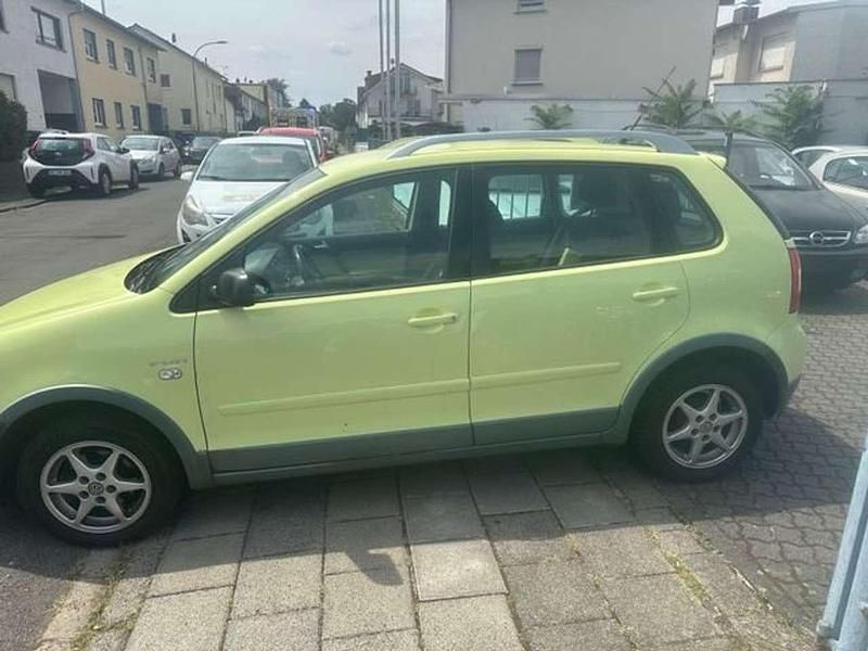 Usata VW Polo 64 CV (47 kW) 2004 Verde Berlina