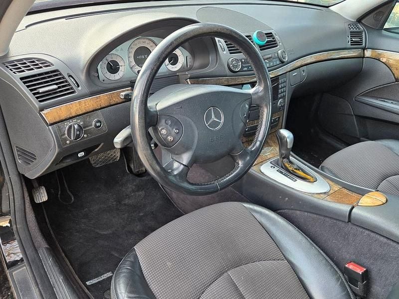 Gebraucht Mercedes E320 Avantgarde 224 PS (164 kW) 2006 Schwarz Limousine