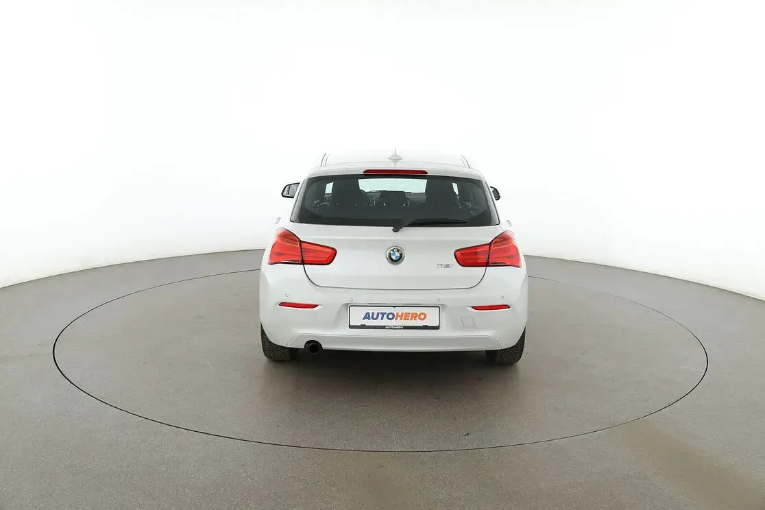 Gebraucht BMW 118 Advantage 2015 Weiß Kleinwagen
